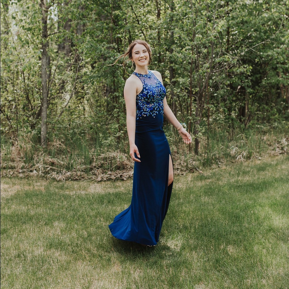 Grad/Prom/Evening Dress - Picture 2 of 5
